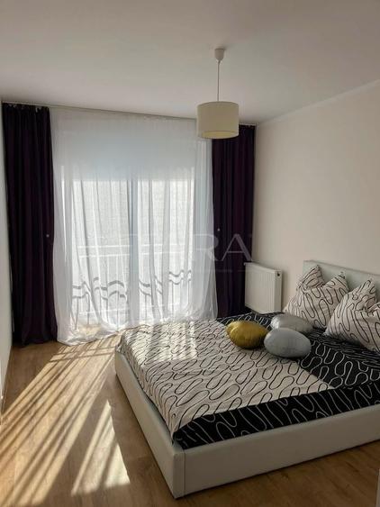 Apartament cu 3 camere semidecomandat în Florești