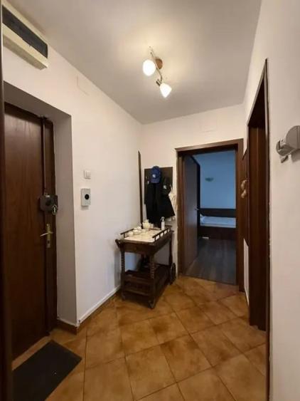 Garsonieră decomandată în Decebal