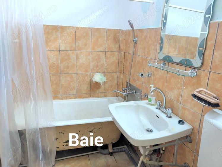 Apartament cu 3 camere semidecomandat în Central