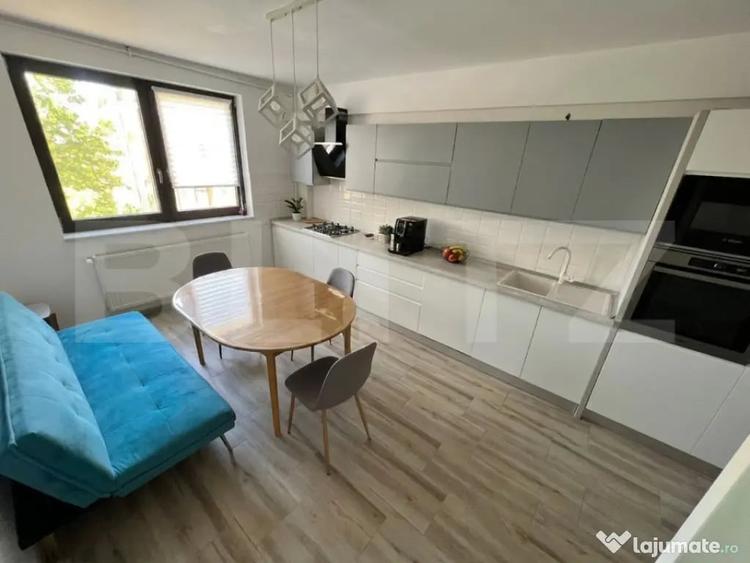 Apartament cu 3 camere decomandat în Central