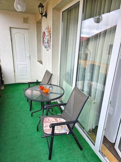 Apartament cu 3 camere semidecomandat în Florești