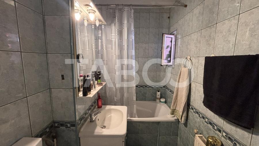 Apartament cu 2 camere decomandat, mobilat în Vasile Aaron