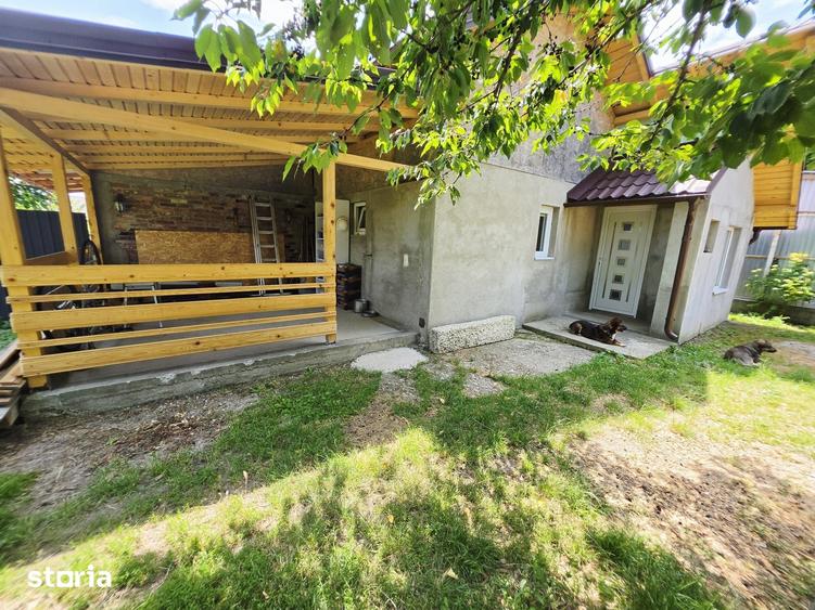 Casă cu 3 camere cu Teren 536 Mp în Ceptura