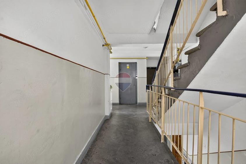 Apartament cu 4 camere decomandat în Polivalentă