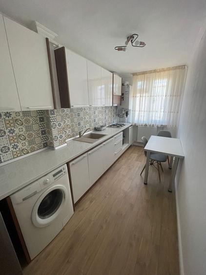 Inchiriez apartament cu 2 camere in zona Aurora - 1