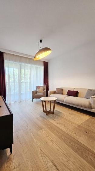 Apartament cu 3 camere decomandat, mobilat în Brașovul Vechi