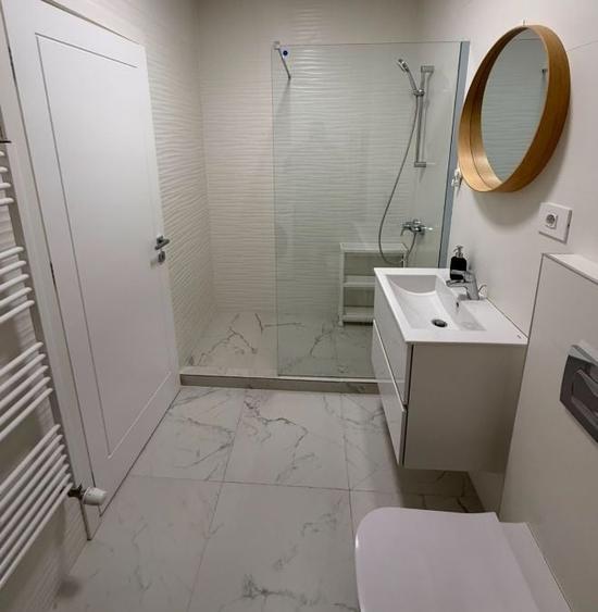 Apartament cu 2 camere semidecomandat, mobilat în Pipera