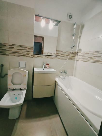 Apartament cu 3 camere decomandat în Trivale
