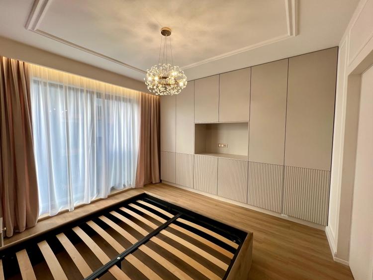 Apartament cu 3 camere decomandat, mobilat în Între Lacuri