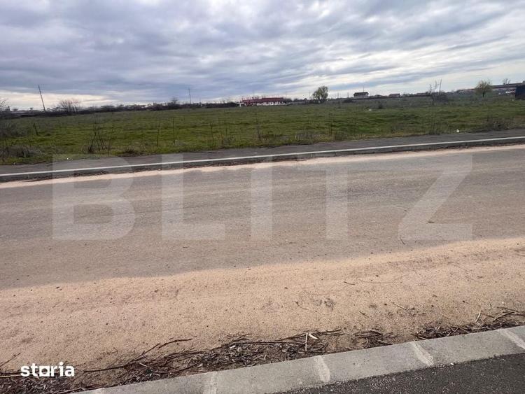 Teren de 2160 mp, în Cernele