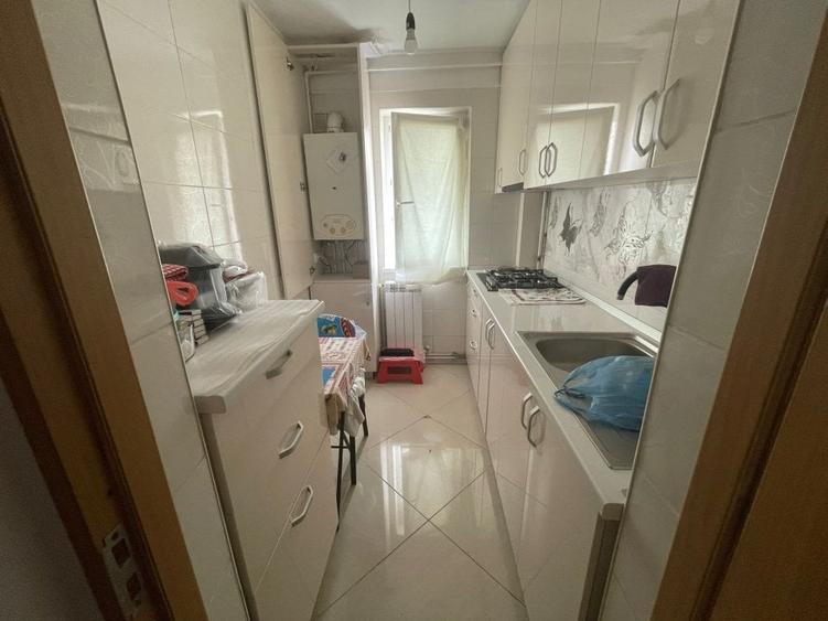 Apartament cu 2 camere semidecomandat, mobilat în Dacia