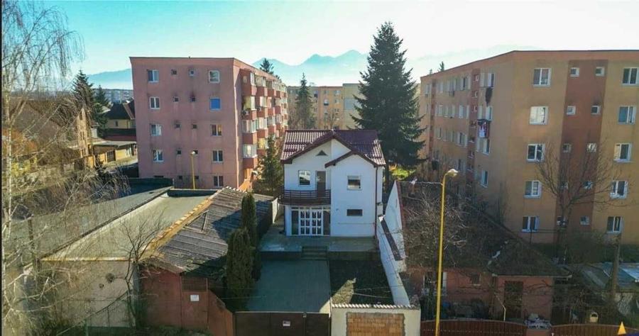 Casă cu 3 camere în Drumul Carului