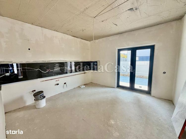 Casă cu 4 camere în Sticlăria
