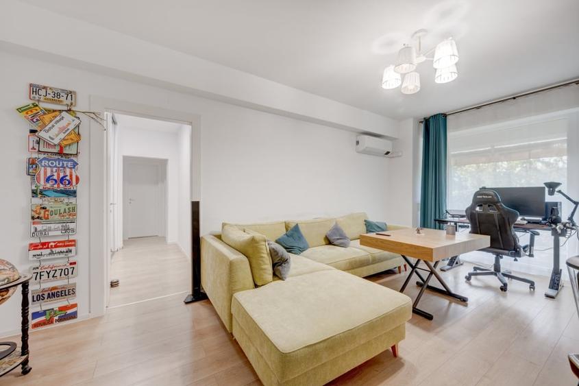 Apartament cu 4 camere semidecomandat, mobilat în Străulești
