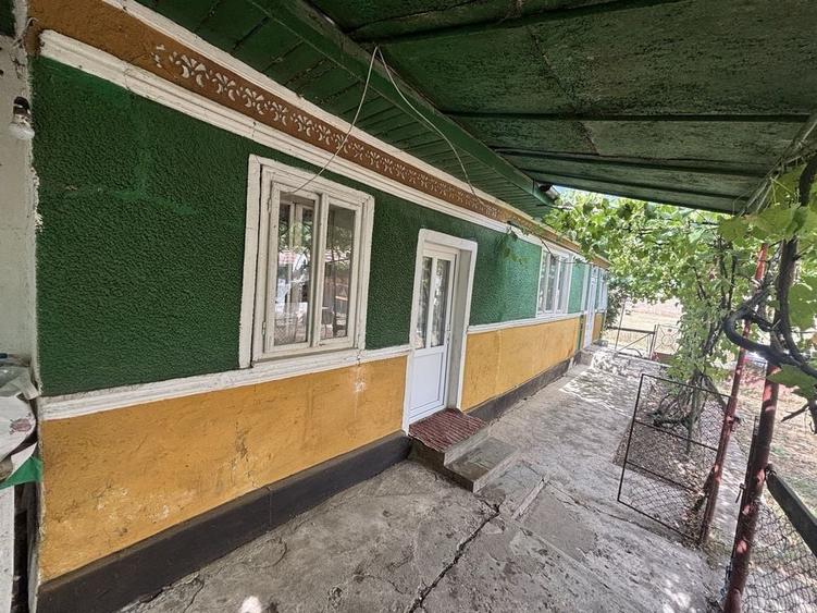 Casă cu 3 camere în Pădureni