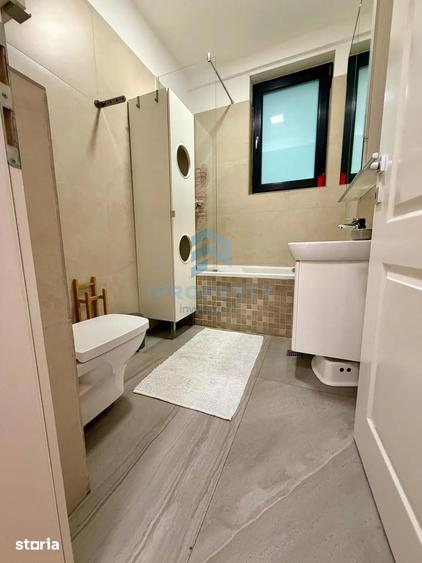 Apartament cu 3 camere semidecomandat în 13 Septembrie