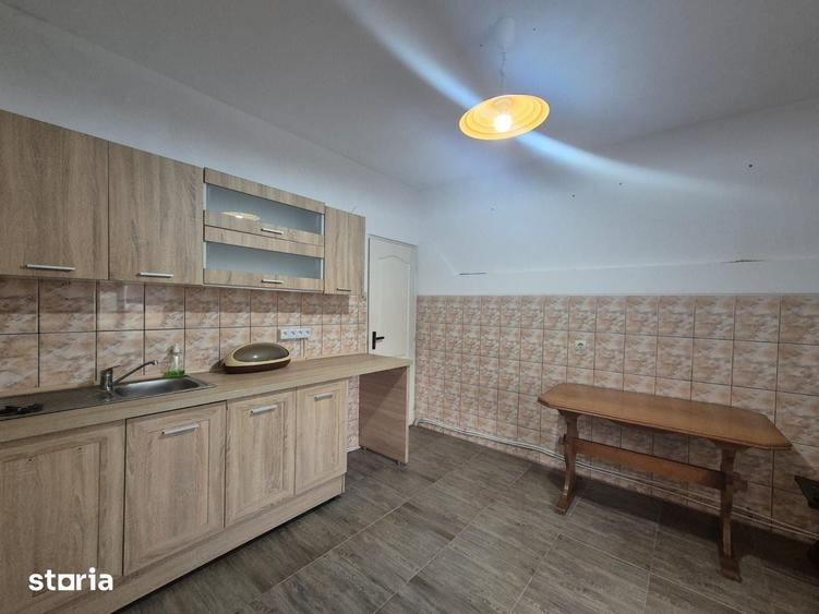 Casă cu 3 camere cu Teren 400 Mp în Central