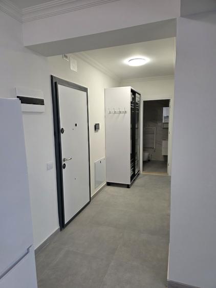 Apartament cu 3 camere decomandat în Energia
