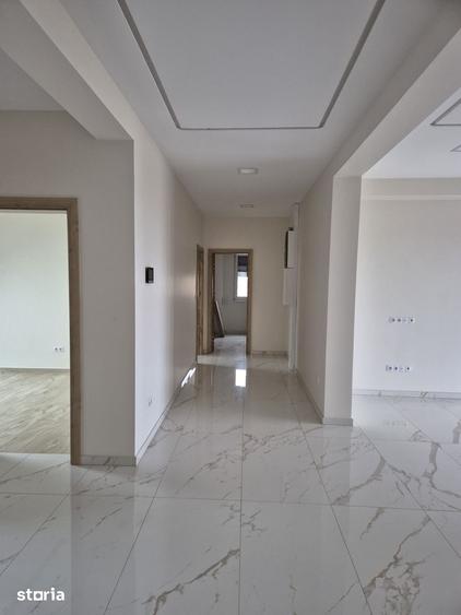Apartament cu 4 camere în Central
