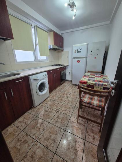Apartament cu 2 camere decomandat în Drumul Taberei