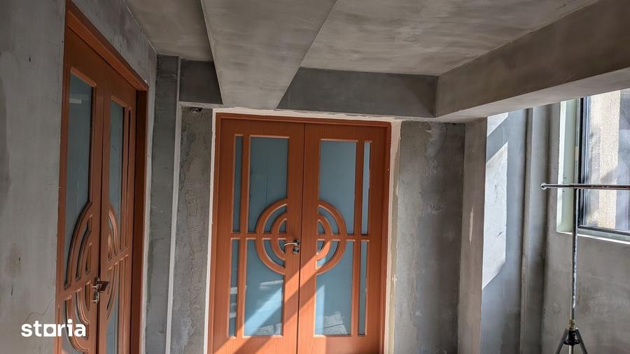 Spațiu comercial, de 800 mp, în Central