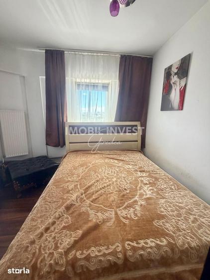 Garsonieră decomandată în Tolstoi