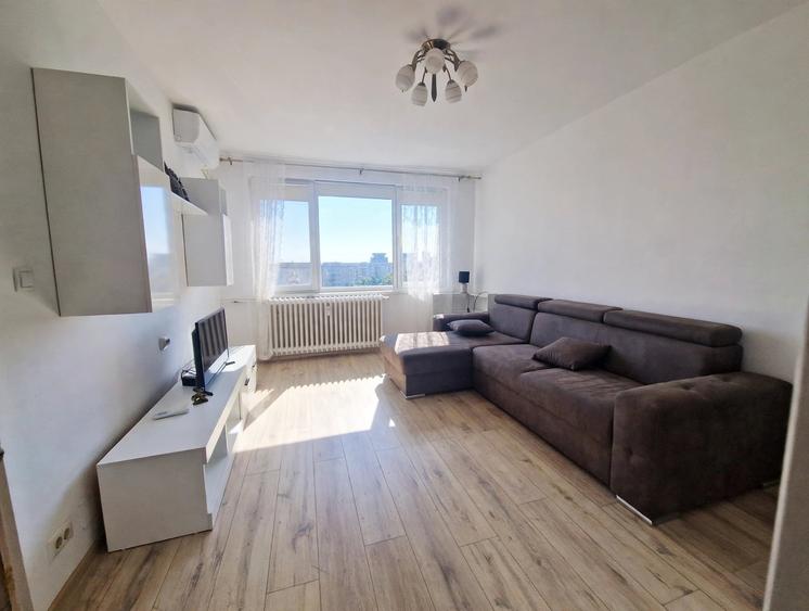 Apartament cu 3 camere semidecomandat, mobilat în Obor