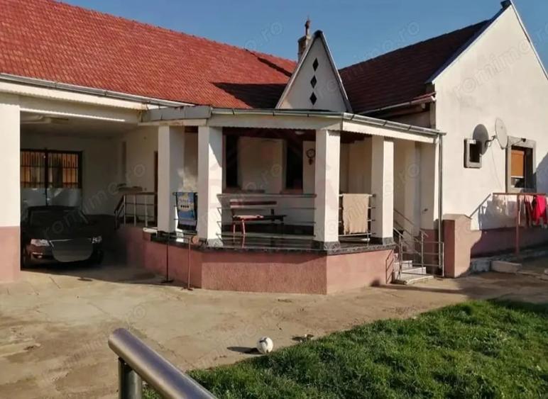 Casă cu 3 camere cu Teren 910 Mp în Buchin