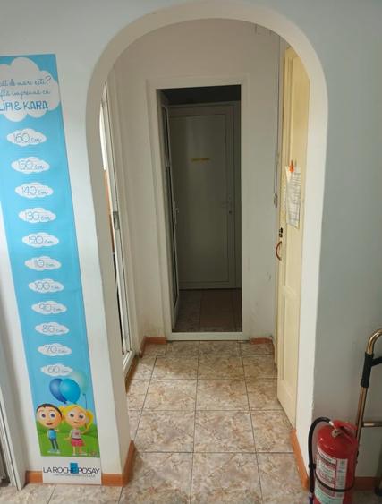 Centru Ferdinand spatiu birouri la parter bloc - 2