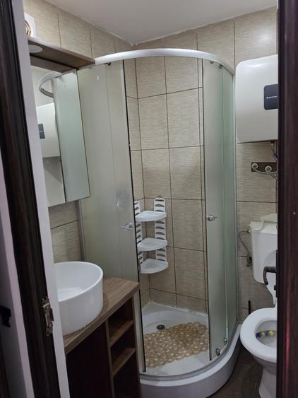 Garsonieră decomandată în Central