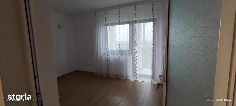 Casă cu 5 camere cu Teren 1958 Mp în Modelu