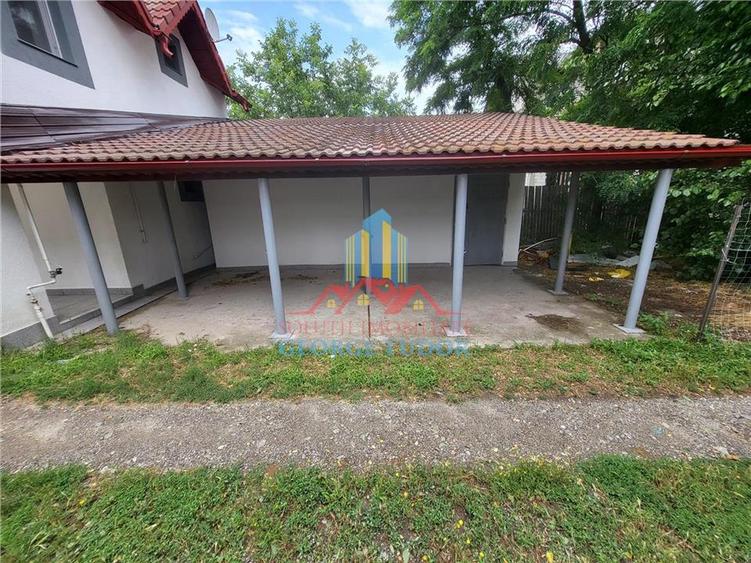 Casă individuală cu 3 camere cu Canalizare în Central