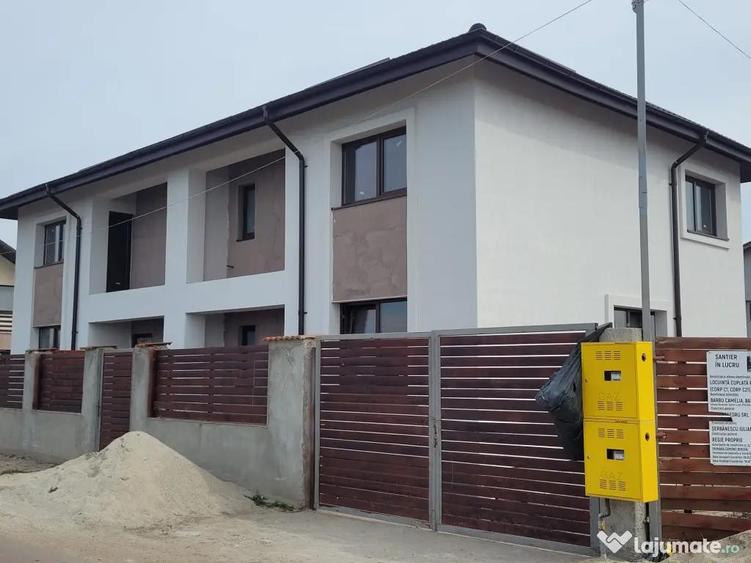 Casă cu 4 camere cu Teren 240 Mp în Berceni