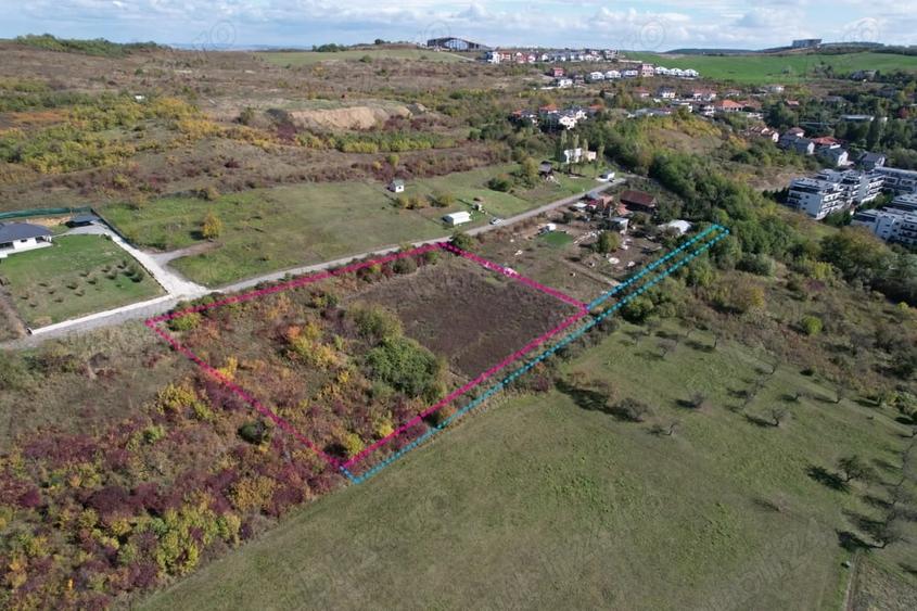 Teren de 6200 mp, în Borhanci