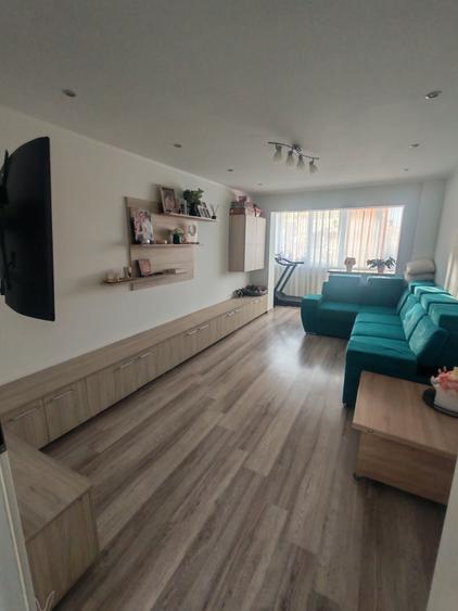Apartament cu 3 camere decomandat în Aurel Vlaicu