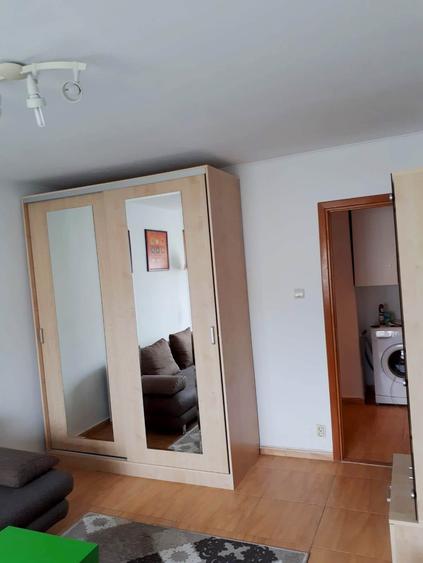 Garsonieră decomandată în Tineretului
