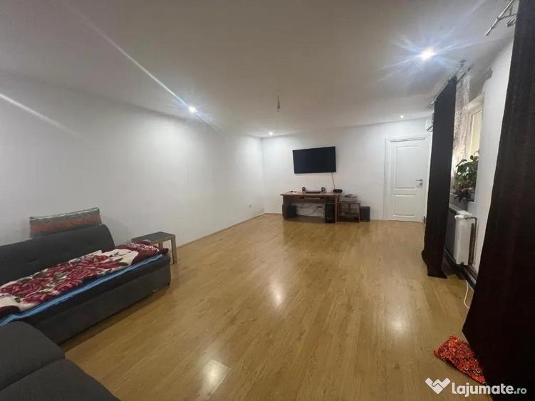 Apartament cu 4 camere decomandat în Aradul Nou