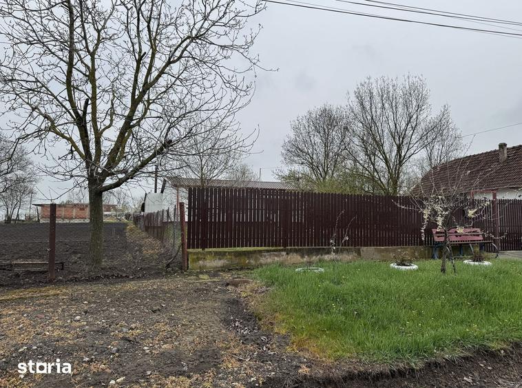 Casă cu 2 camere cu Teren 1000 Mp în Chevereșu Mare