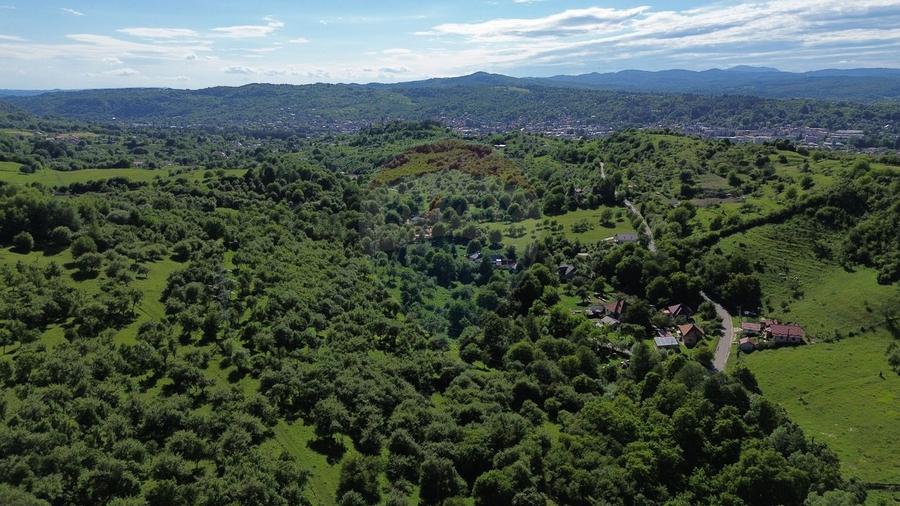 Teren agricol extravilan de 14489 mp, în Exterior Est