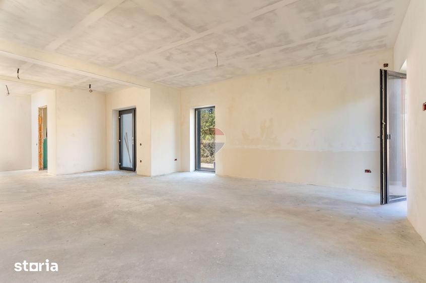 Casă cu 6 camere cu Teren 400 Mp în Feleacu