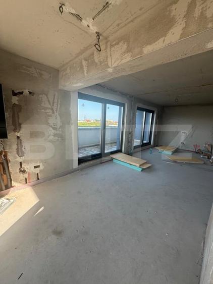 Penthouse cu 4 camere decomandat în Zorilor