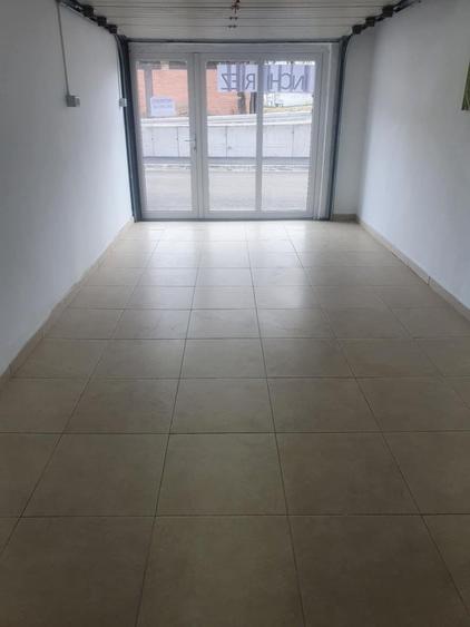 Spațiu comercial, de 24 mp, în Sânmartin
