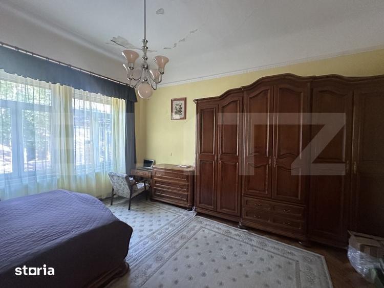 Casă cu 5 camere decomandat cu Teren 311 Mp în Central