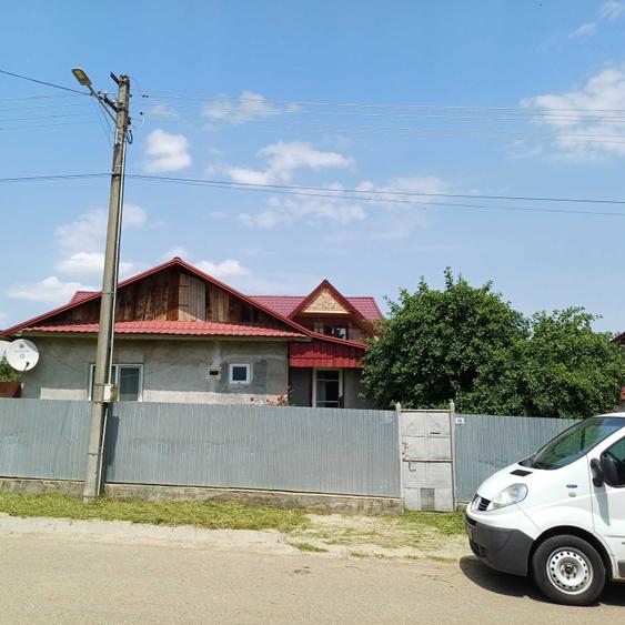 Casă cu 4 camere în Fitionești