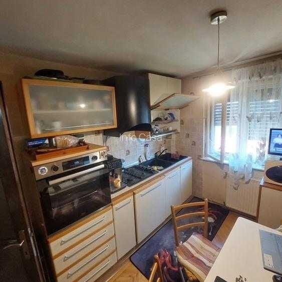 Casă cu 4 camere în Central