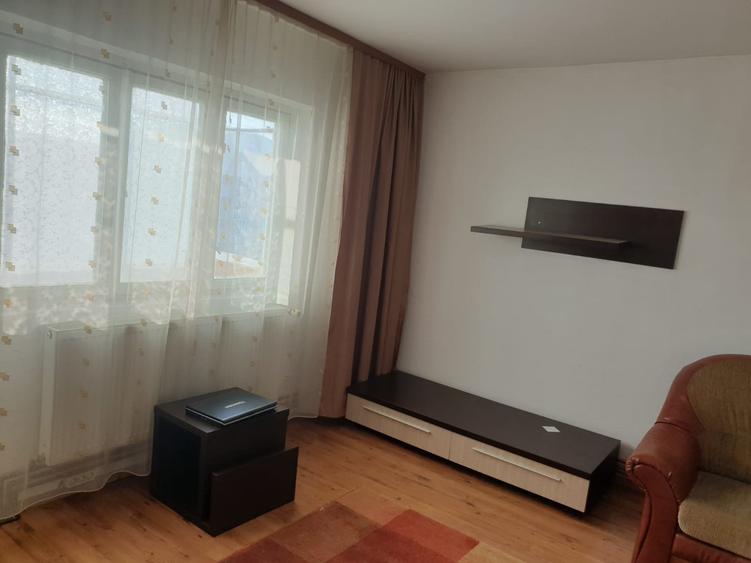 Apartament cu 2 camere decomandat în Steaua