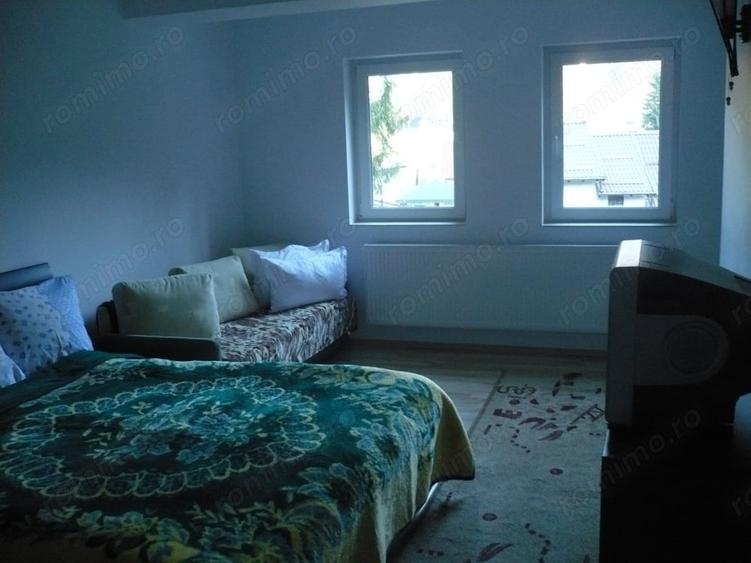 Casă cu 6 camere în Clăbucet