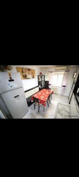 Apartament cu 3 camere decomandat în Exterior Vest