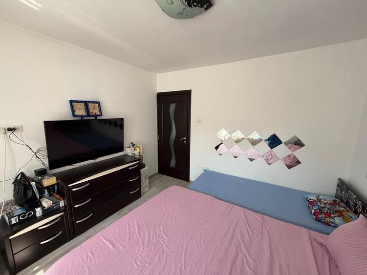 Apartament cu 2 camere decomandat, mobilat în Poarta 6