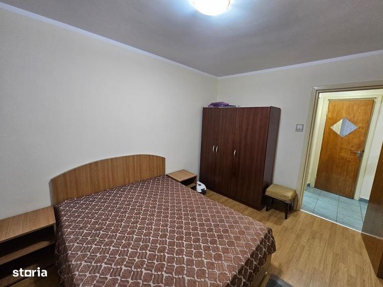Apartament cu 2 camere semidecomandat în Gorjului